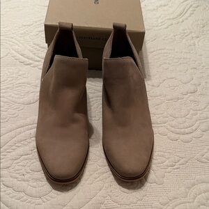 Lucky Brand Tan Ankle Booties